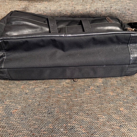 Men's Boconi Overnighter Garmet Bag - Dark Chocolate Brown (Pre Owned) - Picture 15 of 16